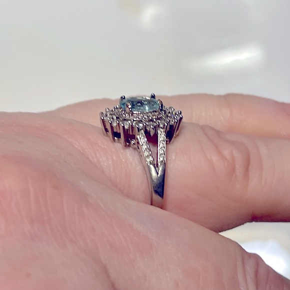 925 Sterling silver  & Aquamarine’ surrounded by 5A CZs stones - Picture 4 of 10